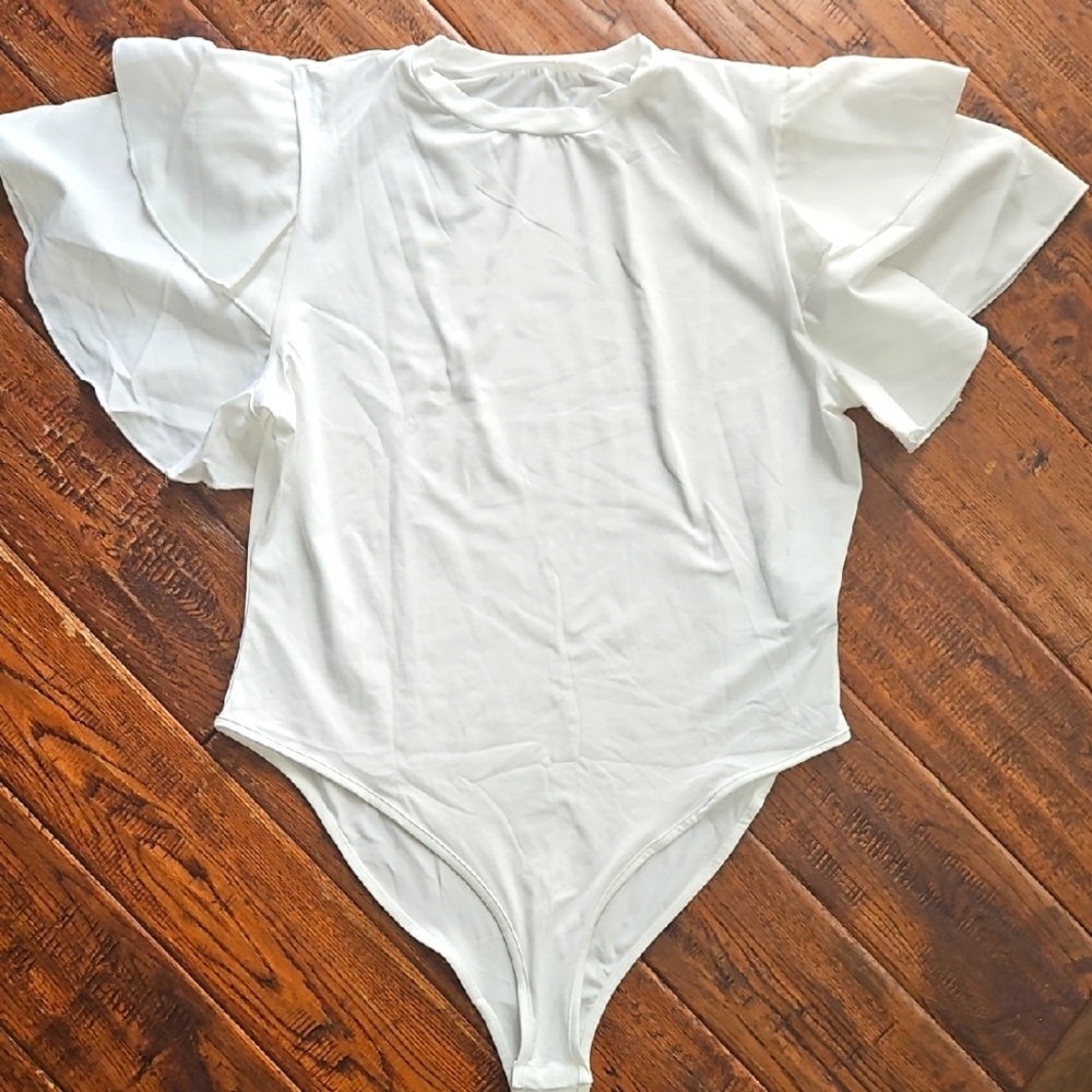 White Ruffled Sleeved White Bodysuit Top